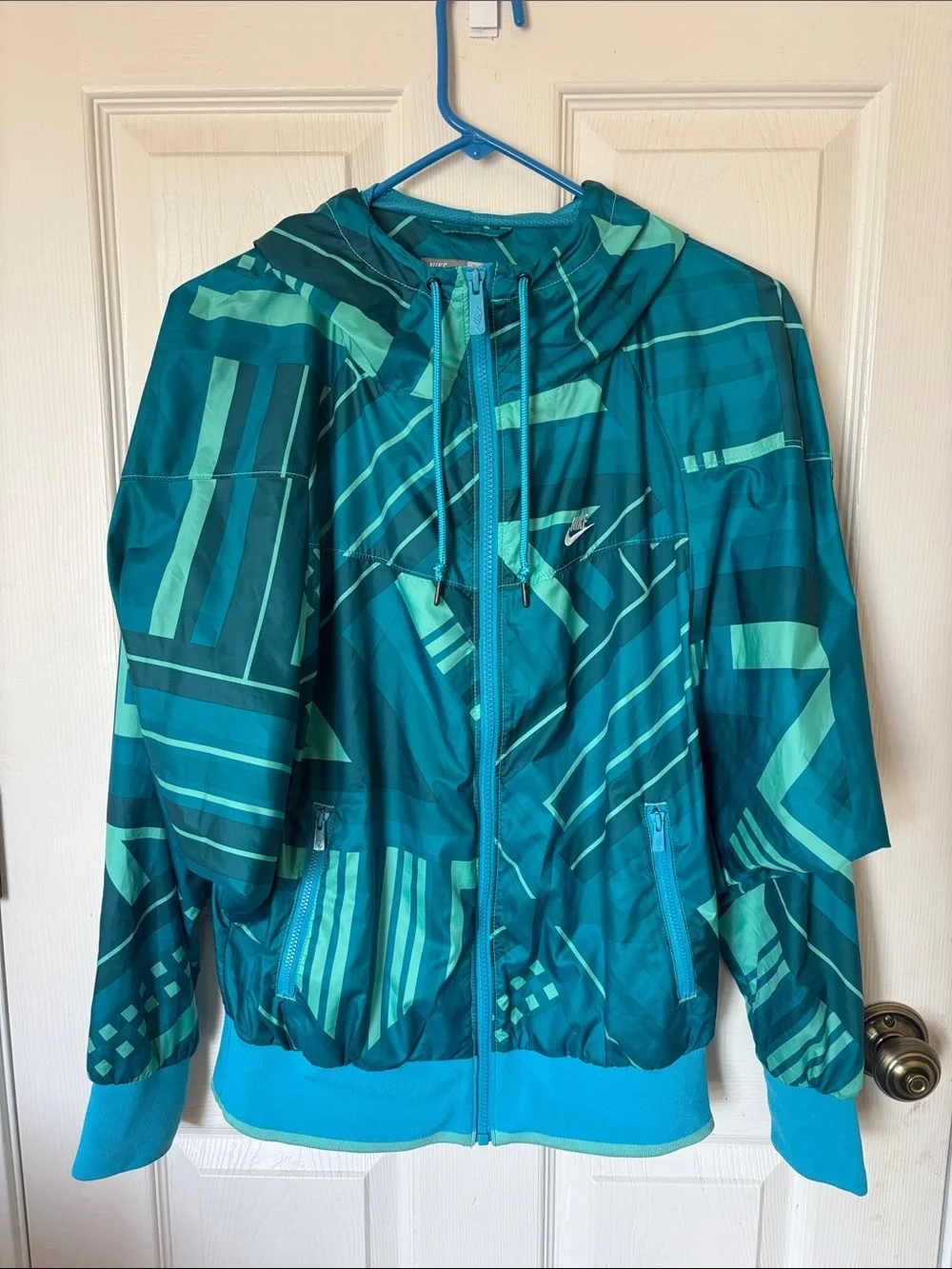 Nike Sportswear Windbreaker Cropped Athletic Jacket